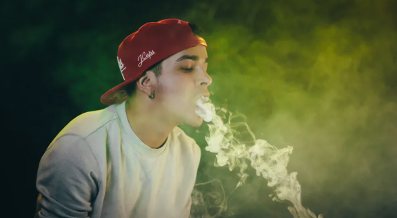 Jak łatwo wdychać vape po francusku w kilku krokach